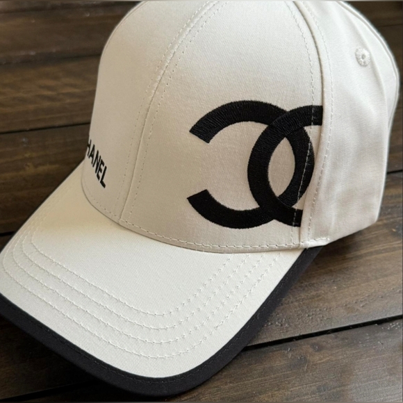 Chanel White and Black Logo Cap - Picture 1 of 4